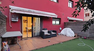 Casa adossada en venda a Hostalric a prop de tots els serveis