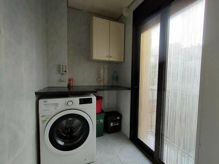 Piso y local en venta en Hostalric