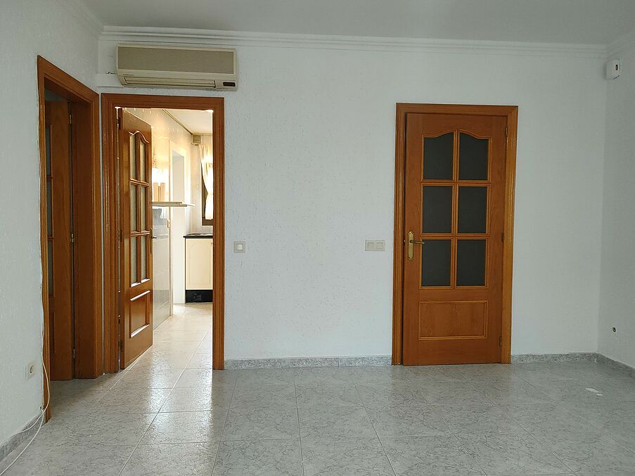 Piso y local en venta en Hostalric