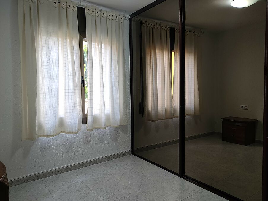 Piso y local en venta en Hostalric