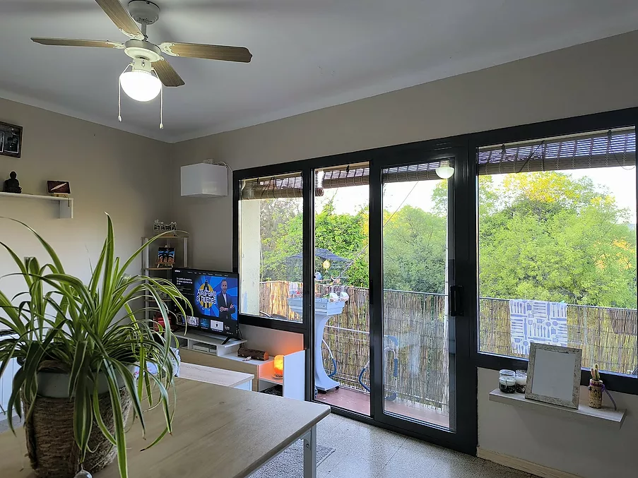 PIS EN VENDA A HOSTALRIC