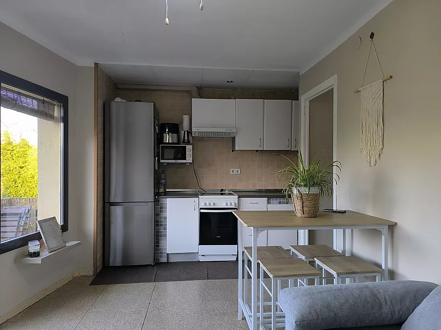 PIS EN VENDA A HOSTALRIC