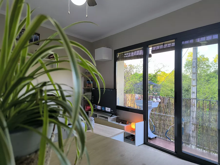 PIS EN VENDA A HOSTALRIC