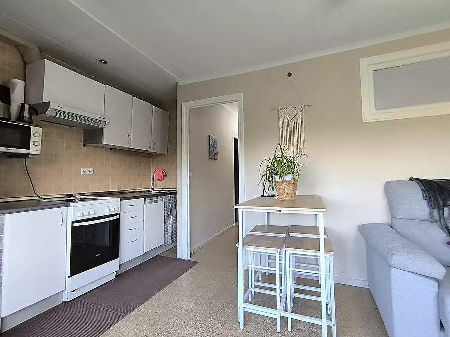 PIS EN VENDA A HOSTALRIC