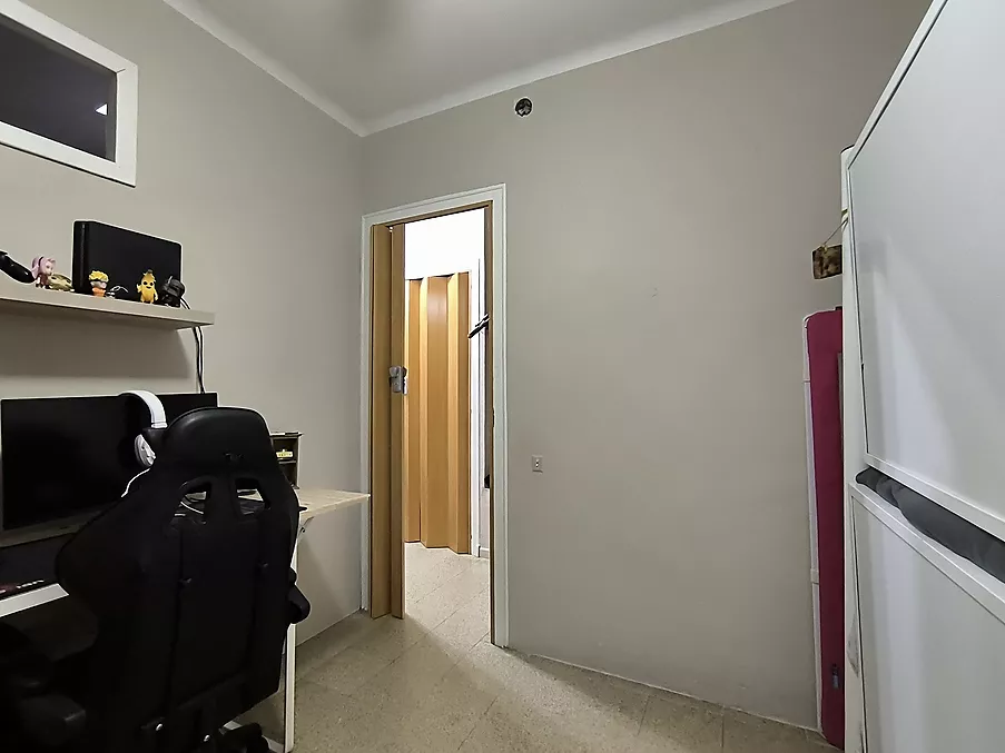 PIS EN VENDA A HOSTALRIC