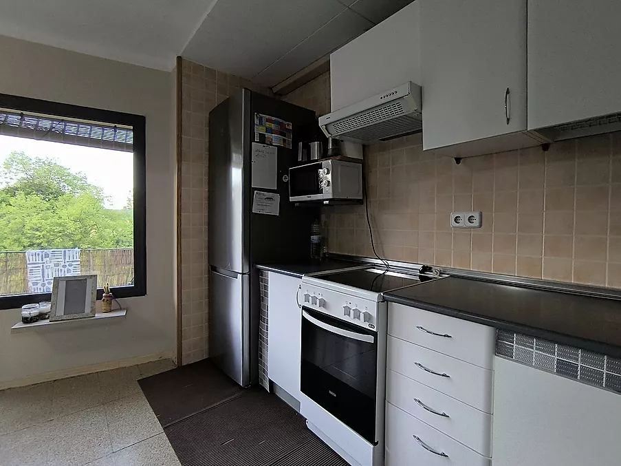 PIS EN VENDA A HOSTALRIC