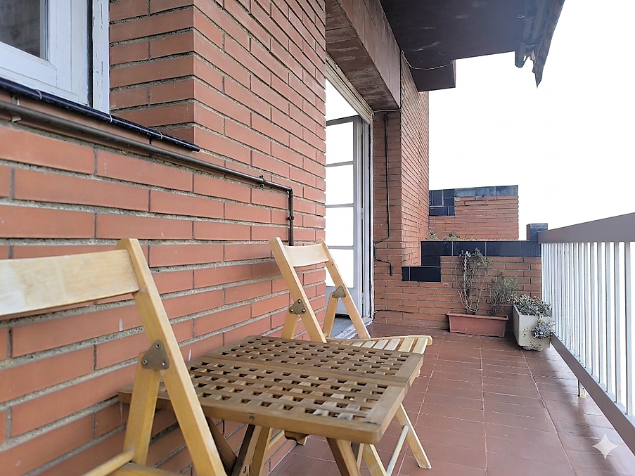 PIS EN VENDA A HOSTALRIC