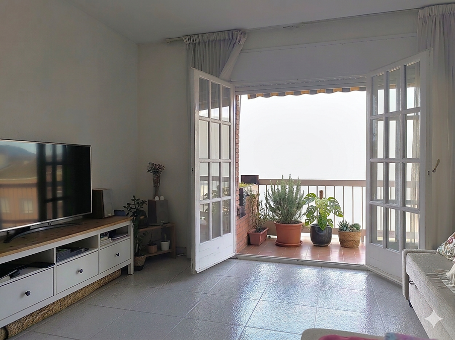 PIS EN VENDA A HOSTALRIC