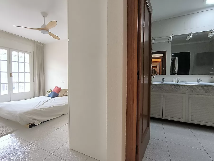 PIS EN VENDA A HOSTALRIC