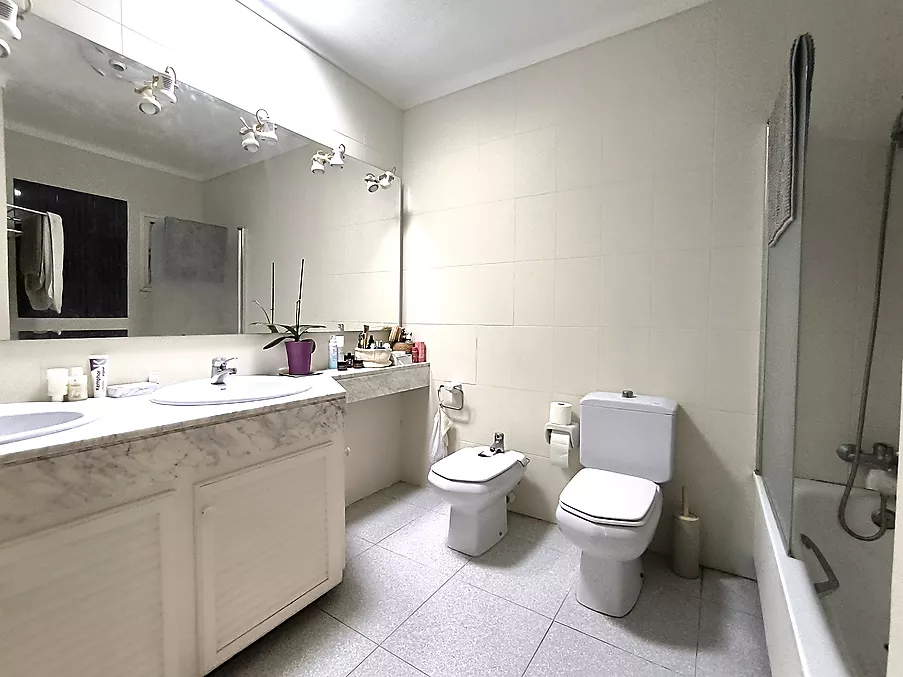 PIS EN VENDA A HOSTALRIC