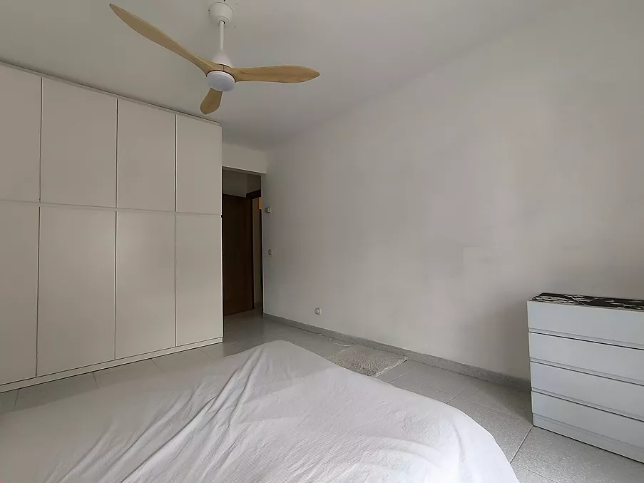 PIS EN VENDA A HOSTALRIC