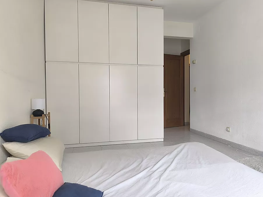 PIS EN VENDA A HOSTALRIC