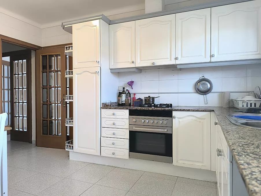 PIS EN VENDA A HOSTALRIC