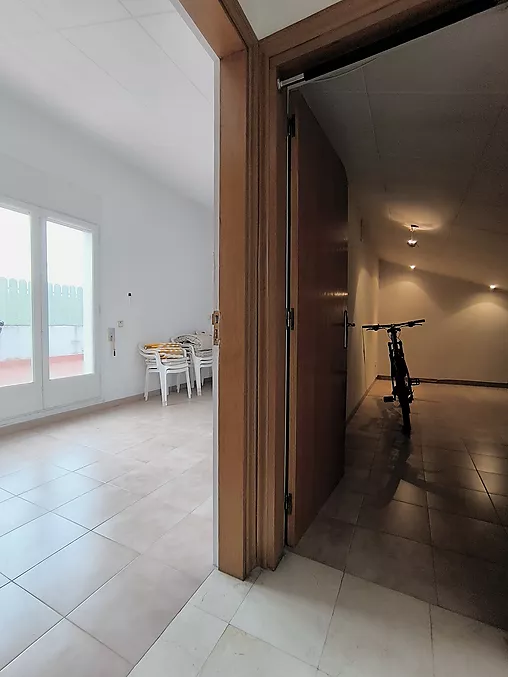 PIS EN VENDA A HOSTALRIC