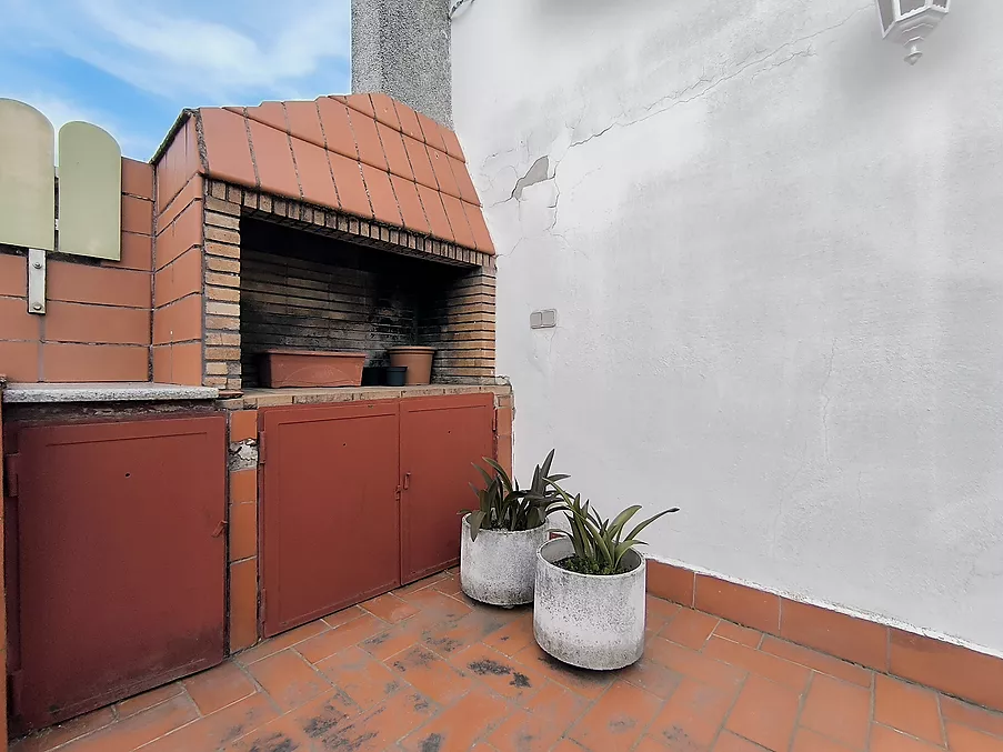 PIS EN VENDA A HOSTALRIC