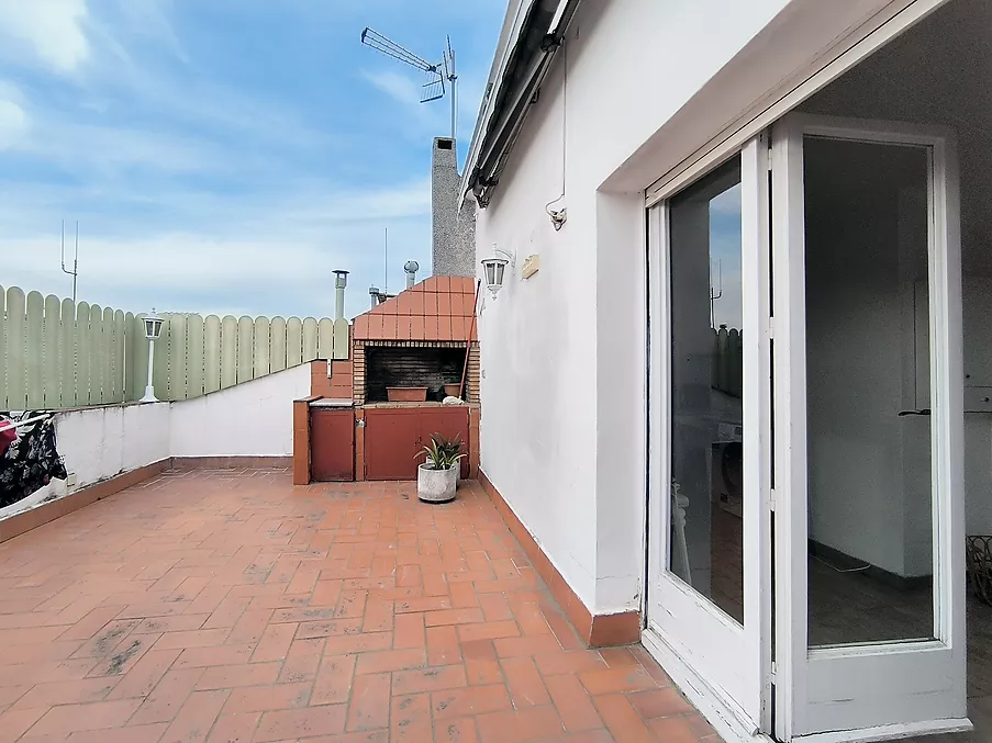 PIS EN VENDA A HOSTALRIC