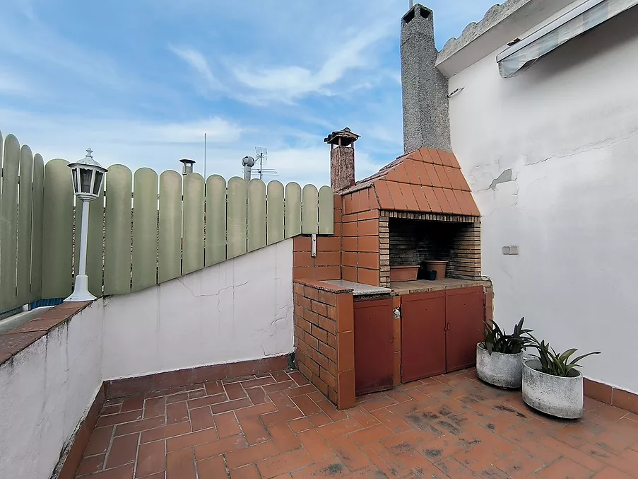 PIS EN VENDA A HOSTALRIC