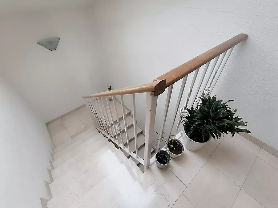 PIS EN VENDA A HOSTALRIC