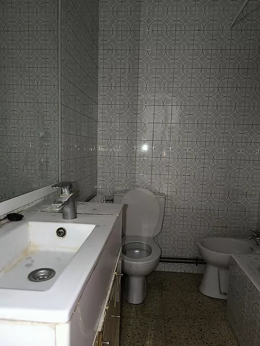 PIS EN VENDA A HOSTALRIC