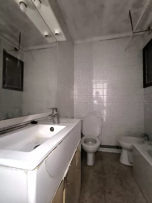 PIS EN VENDA A HOSTALRIC