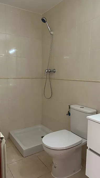 Ampli, lluminós i molt ben situat.