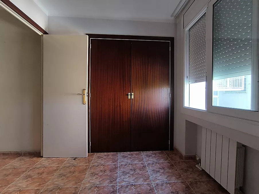 PISO EN VENTA EN HOSTALRIC