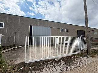 NAU INDUSTRIAL DE LLOGUER A HOSTALRIC
