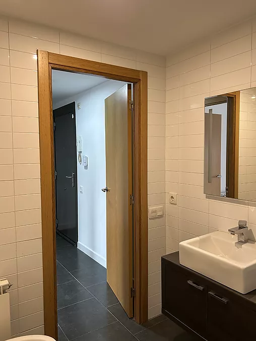 cuina amb sortida a amplia terrassa molt íntima
