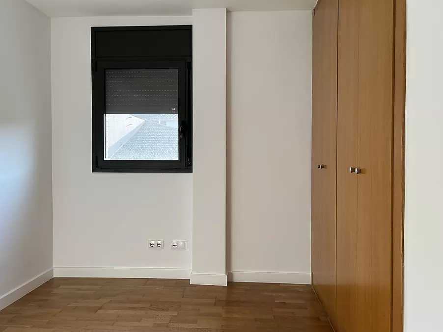 cuina amb sortida a amplia terrassa molt íntima