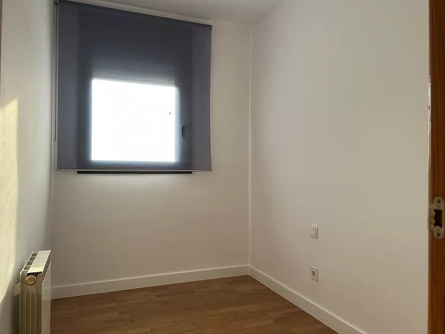 cuina amb sortida a amplia terrassa molt íntima